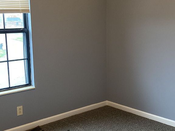 5th image of 379 Peabody Dr APT 1