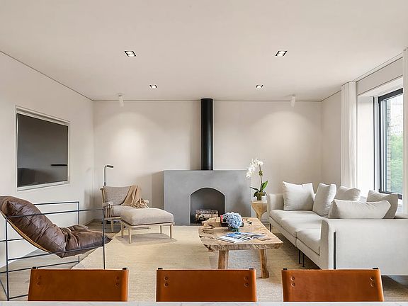 4th image of 160 Central Park S #615