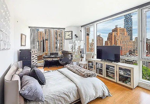 4th image of 200 Chambers St APT 15D