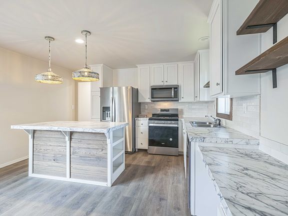 3rd image of 7610 W Nob Hill Blvd Unit 76