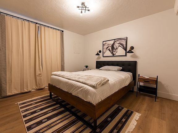 4th image of 4623 W Catalpa Dr #3824