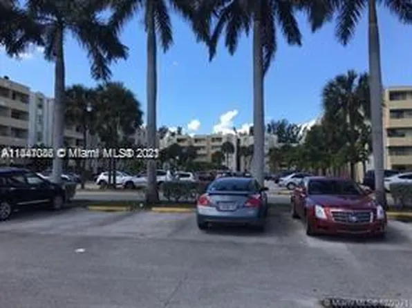 10000 NW 80th Ct APT 2438, Hialeah Gardens, FL 33016