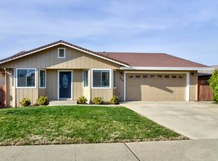 868 Springer Dr, Redding, CA 96003