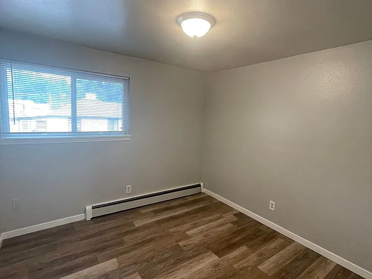 Ivywild Flats — Photo 17