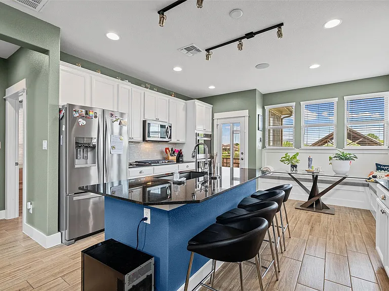 3202 Betony St — Photo 3