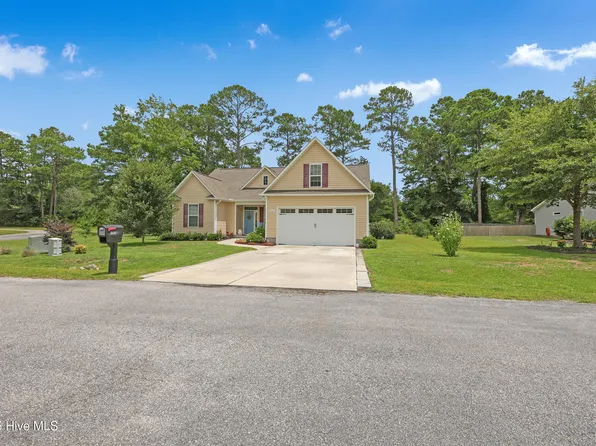 5300 Glennfield Circle SE, Southport, NC 28461