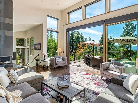 5th image of 17281 Uxbridge Dr