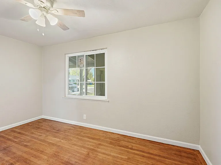 1008 Gemini Ct #2 — Photo 13
