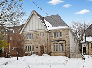 10 Gardiner Rd, Toronto, ON M5P3B3
