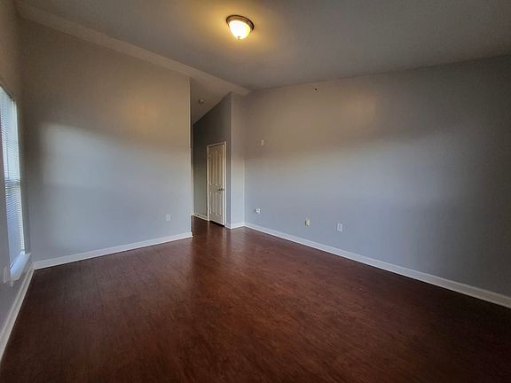 4th image of 339 Westbend Dr #1