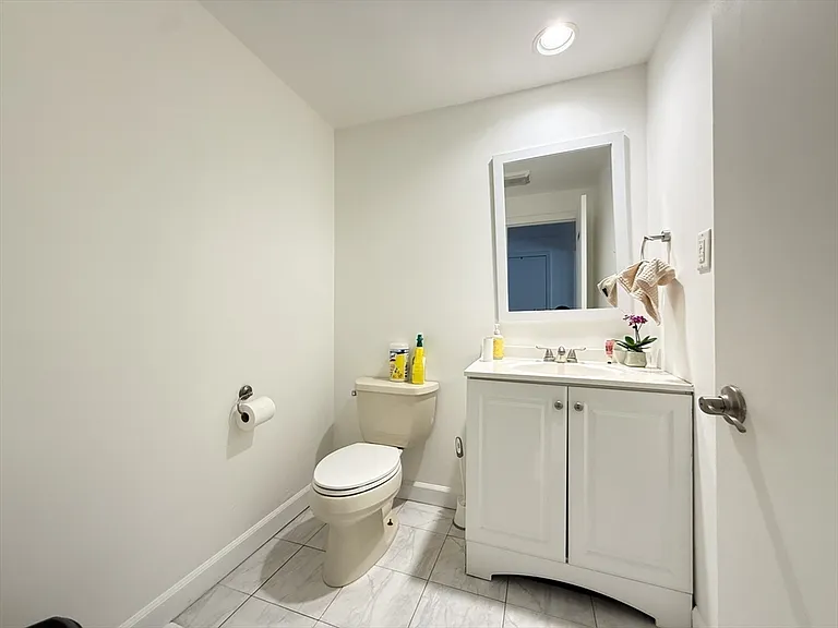 26 Hammond Pond Pkwy #0 — Photo 11