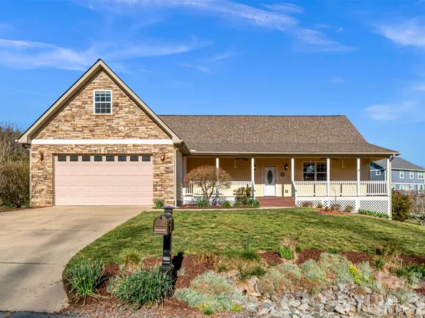 291 N Crab Meadow Dr, Hendersonville, NC 28739