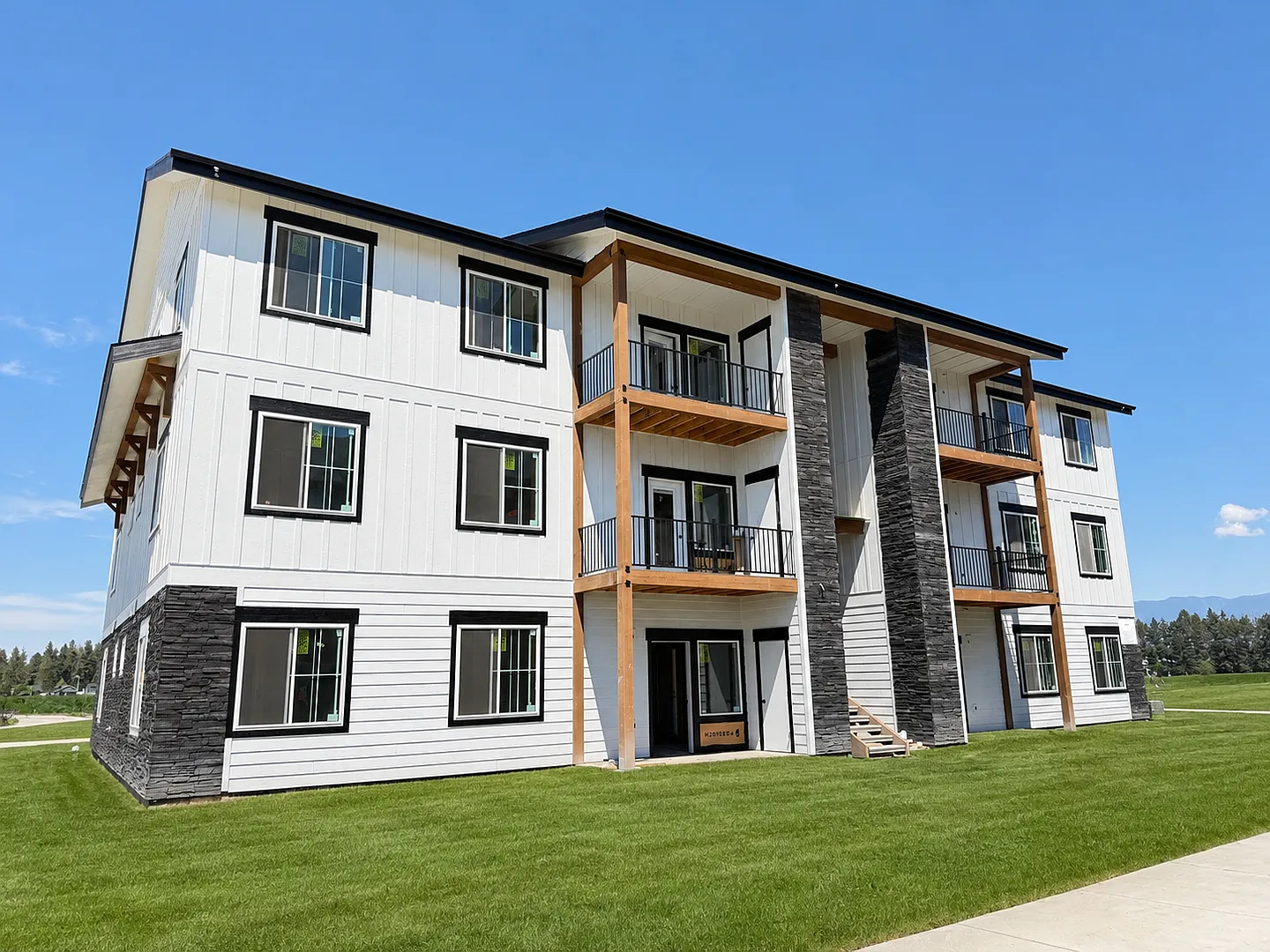 Luxury Living At Eagle Valley Ranch Apartments — Photo 3