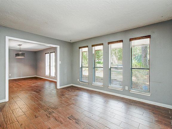 4th image of 2114 Woodland Valley Dr