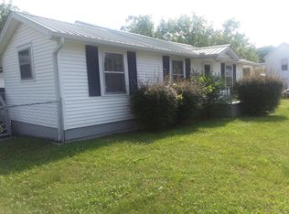 703 2nd St W, Dickson, TN 37055