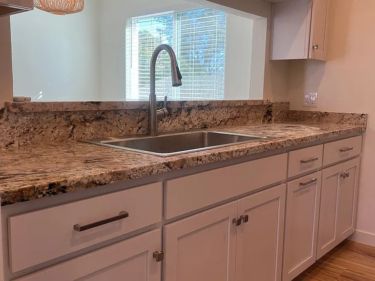 656 Walnut St — Photo 8
