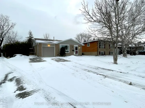 32 Courtice Cres, Collingwood, ON L9Y 4G1