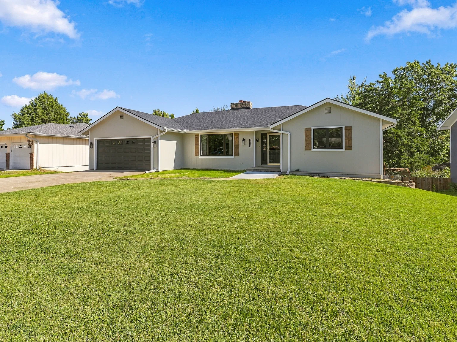 5 bed, 3064 sqft, $2,800 — Photo 3