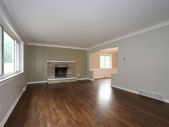 4th image of 9493 Leebrook Dr