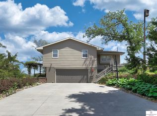 8917 Cass Cir, Plattsmouth, NE 68048