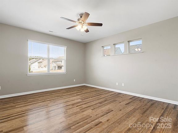 4th image of 110 Lantern Acres Dr