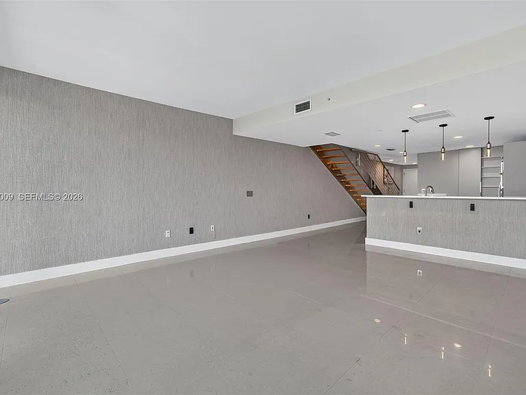 2950 NE 188th St #406 — Photo 11