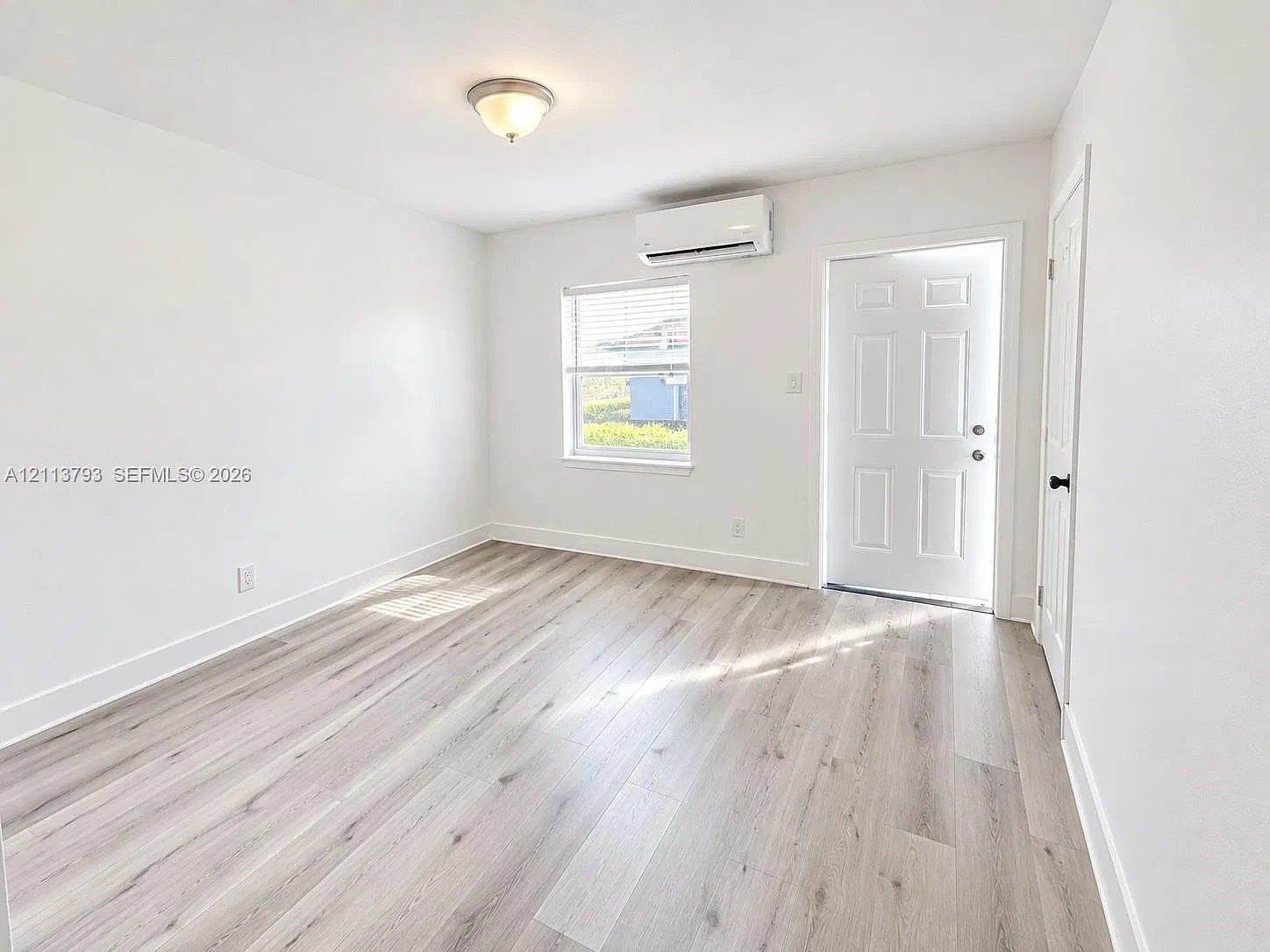 2638 Johnson St — Photo 2