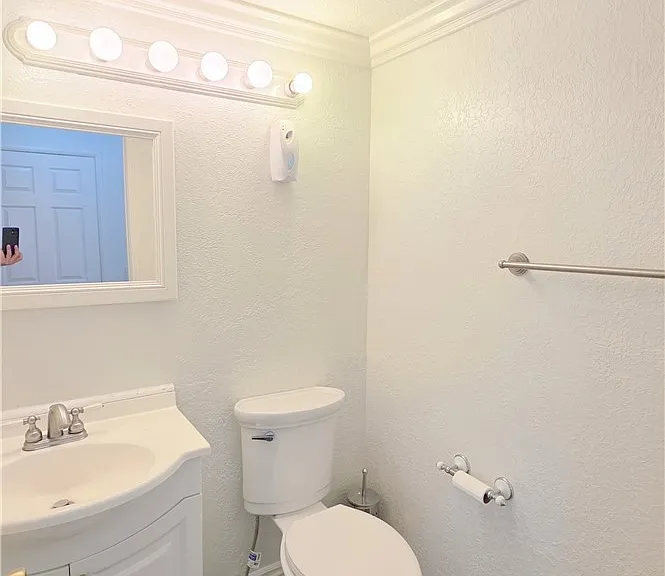 335 Eola Dr — Photo 27
