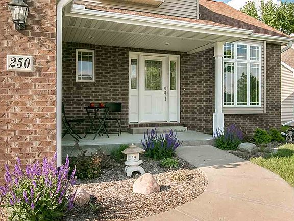 2nd image of 250 Lockmoor Ave