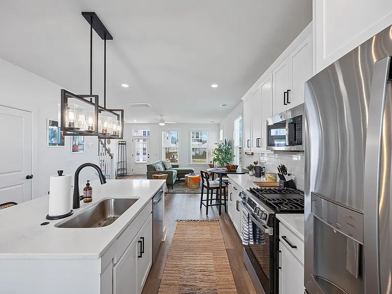 712 Rumbling Leaf Ln — Photo 14