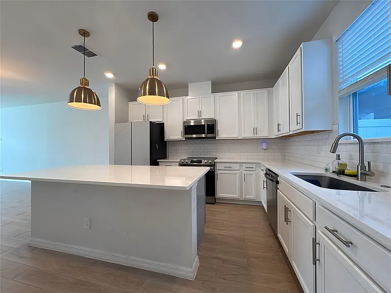 2962 Voyager Ave — Photo 5