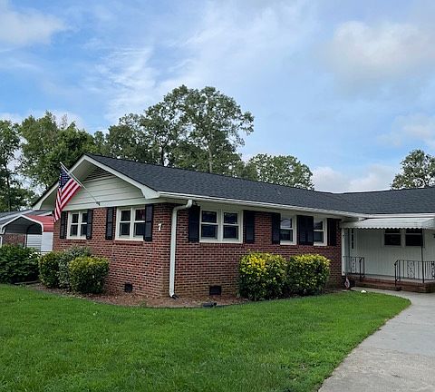 Nice private gate with Ring doorbell