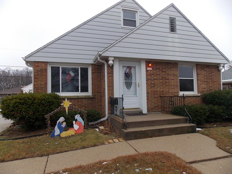 1st image of 3223 E Waterford Ave