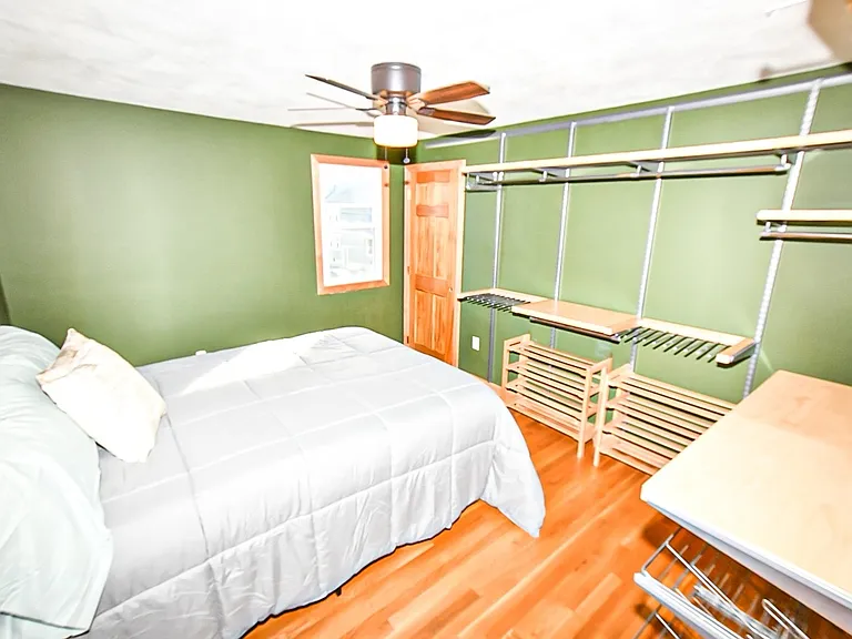 188 Middlesex Ave — Photo 11