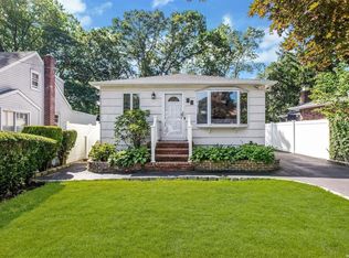 96 Harper St, Patchogue, NY 11772