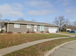 2201 Seneca St, Burlington, IA 52601