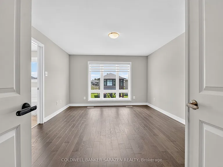 330 Whitham Cres — Photo 23