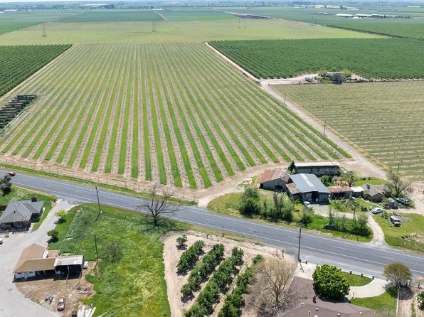 22174 E Mariposa Rd, Escalon, CA 95320