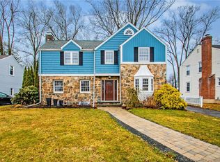 291 Auburn Rd, West Hartford, CT 06119