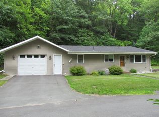 11 Saint Josephs Ct, Wynantskill, NY 12198