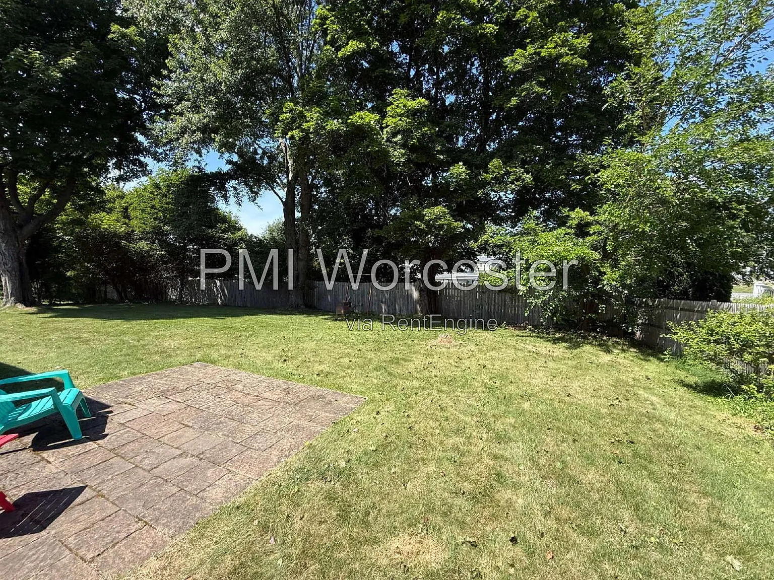 3 bed, 2.0 bath, 1127 sqft, $2,990 — Photo 2