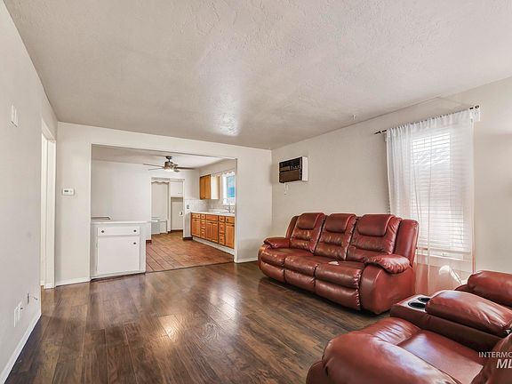 5th image of 322 Jackson St