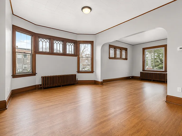 1624 Concordia Ave — Photo 3