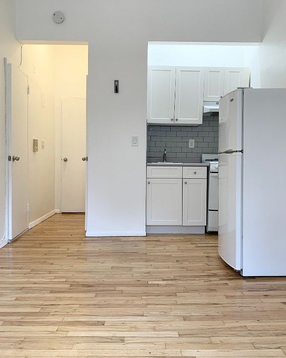 1st image of 319 W 29th St APT 3D