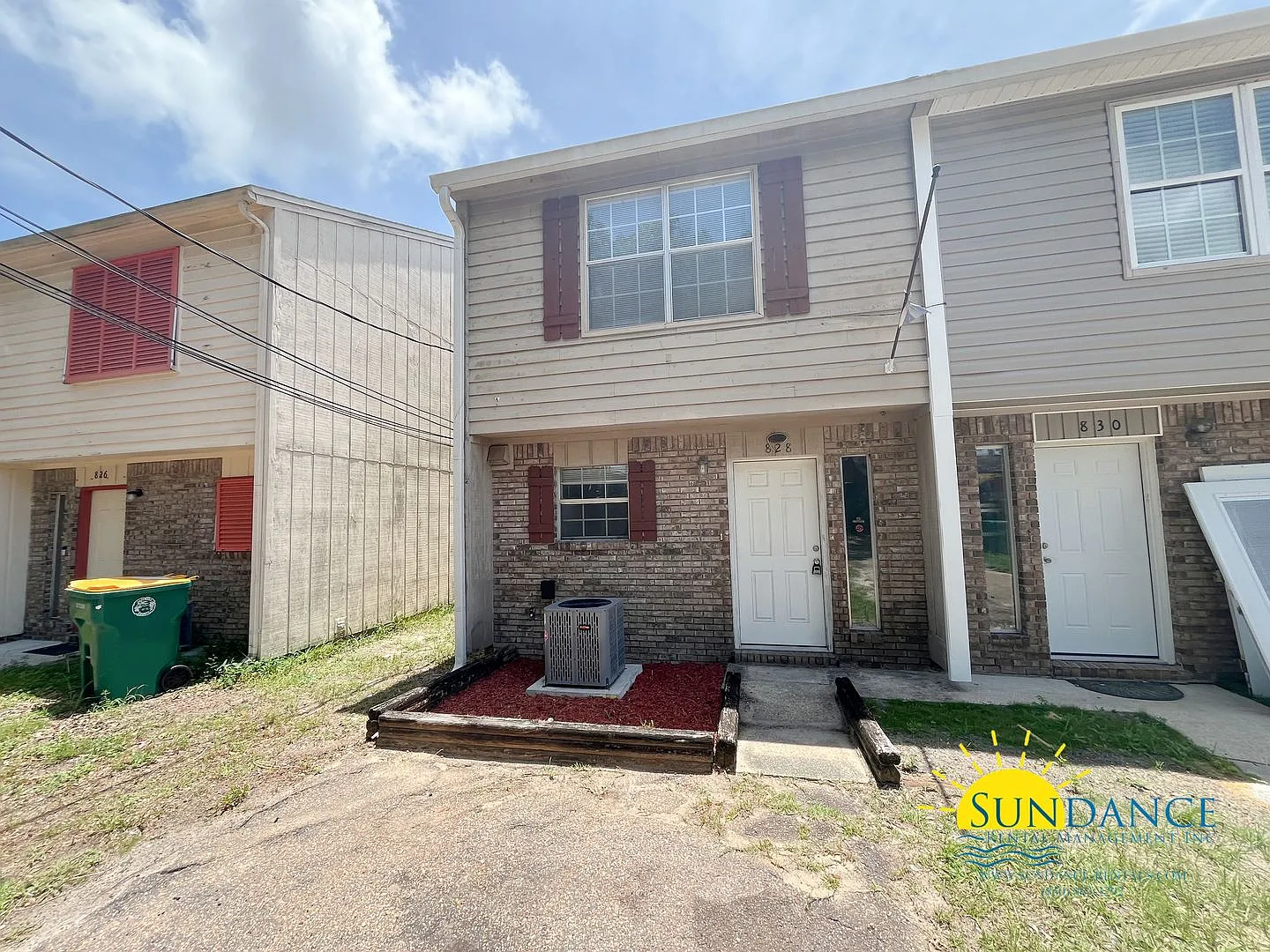 Charming 2 Bedroom Townhouse in Fort Walton Beach close to both bases! — Photo 1