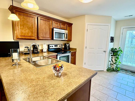 5th image of 112 Leonardwood Dr Unit 304