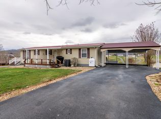 22215 Sandcastle Rd, Abingdon, VA 24211