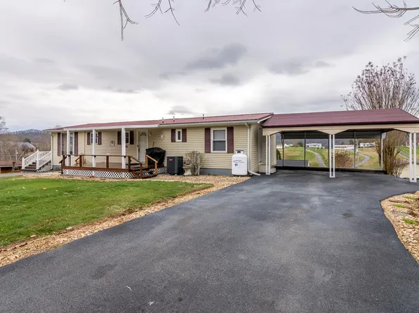 22215 Sandcastle Rd, Abingdon, VA 24211