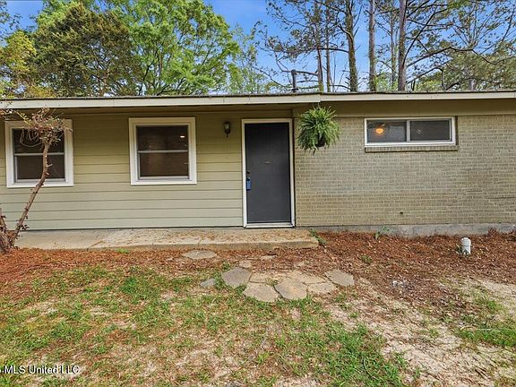 4th image of 106 Murial St