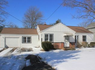 32850 Linden Dr, Solon, OH 44139